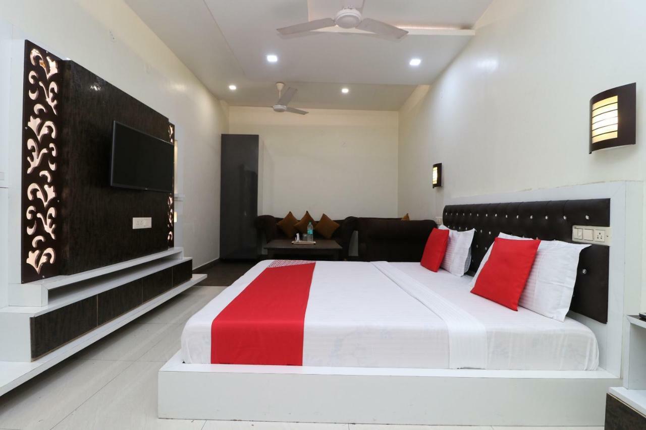 Oyo 29637 Hotel Kakkar Ludhiana Exteriör bild