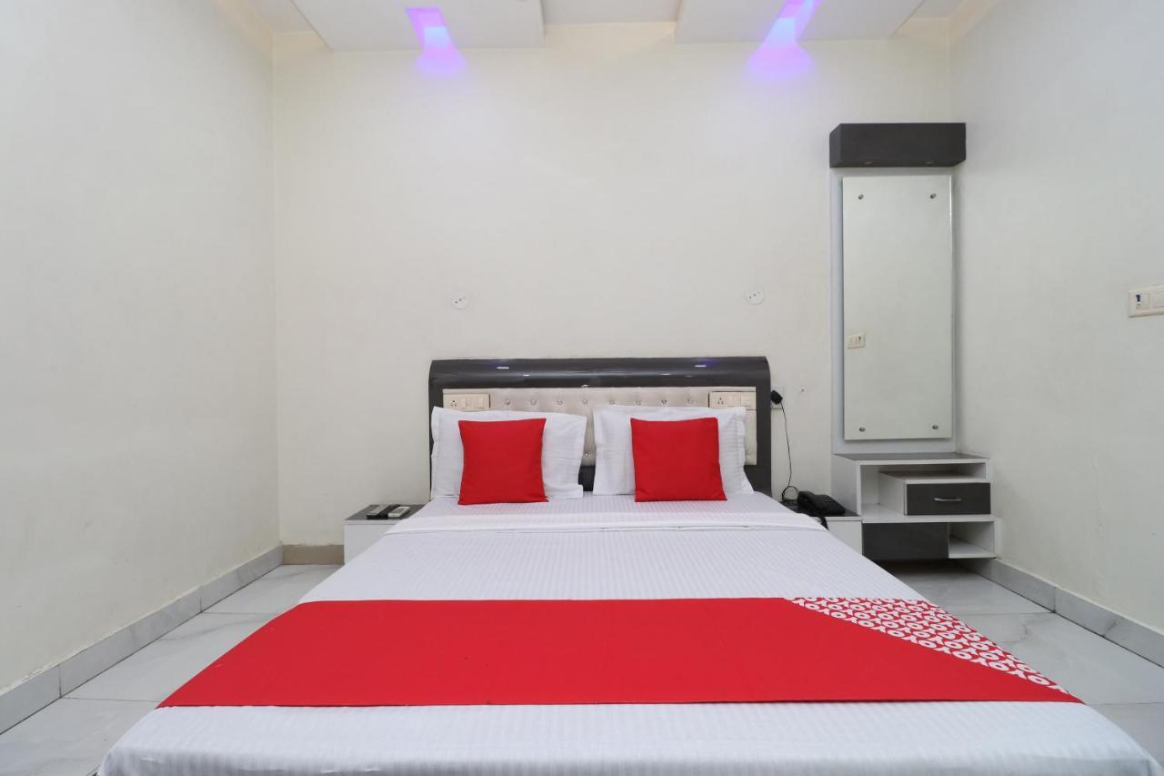 Oyo 29637 Hotel Kakkar Ludhiana Exteriör bild