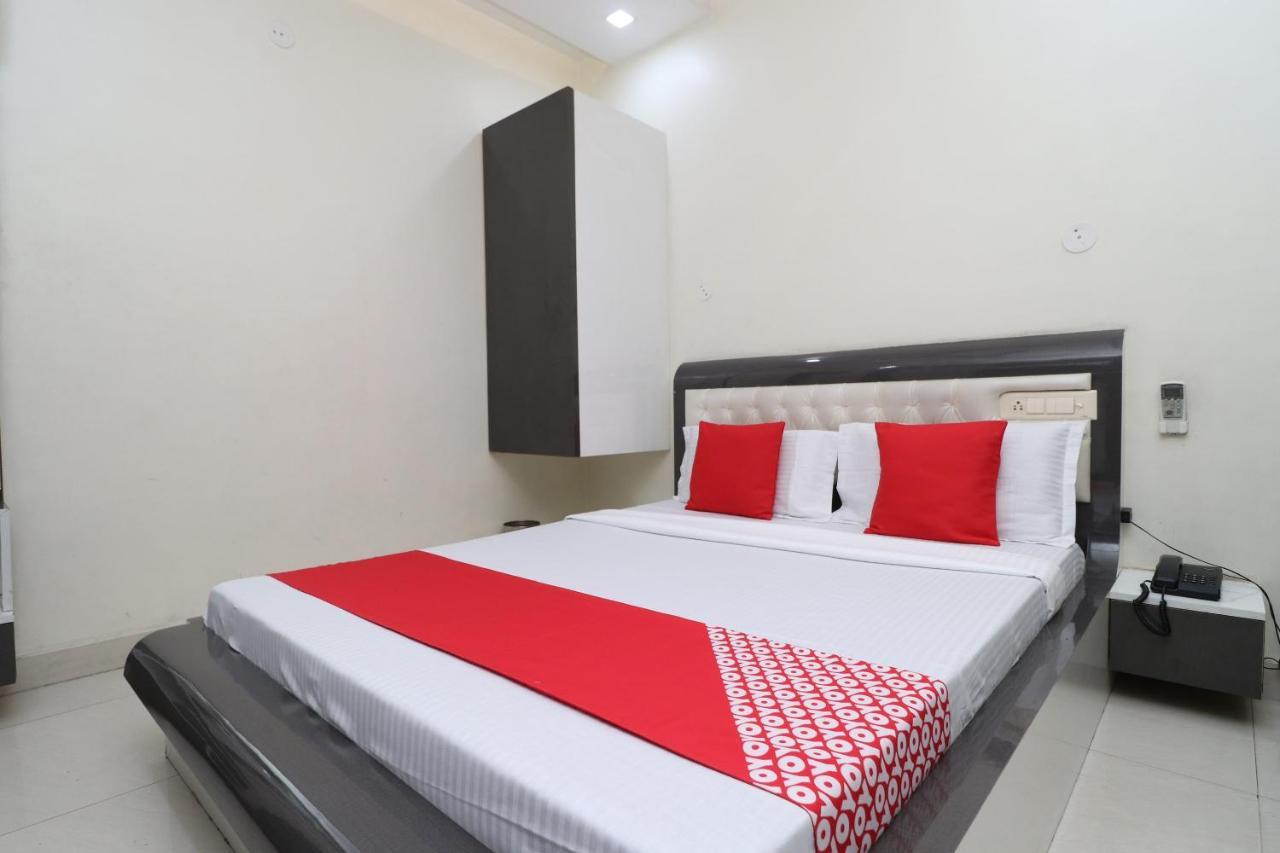 Oyo 29637 Hotel Kakkar Ludhiana Exteriör bild