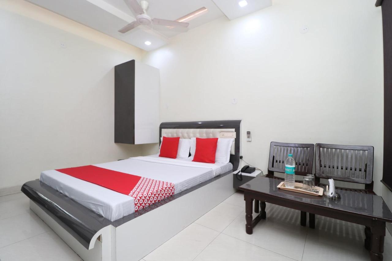 Oyo 29637 Hotel Kakkar Ludhiana Exteriör bild