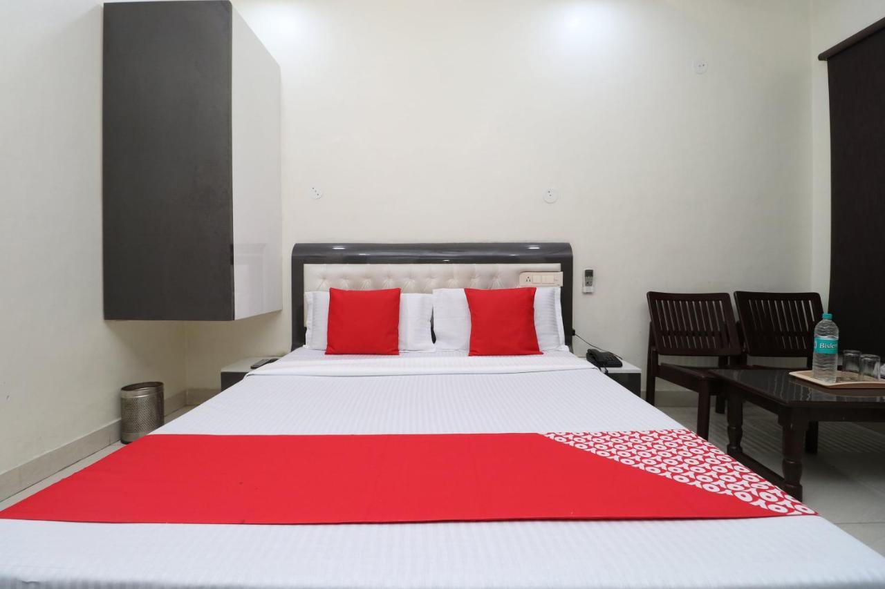 Oyo 29637 Hotel Kakkar Ludhiana Exteriör bild
